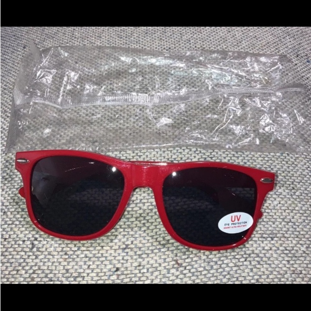 Chevrolet Sunglasses Mens Red Silverado Chevy Truck Promo UV Protect Auto Show - Picture 6 of 6